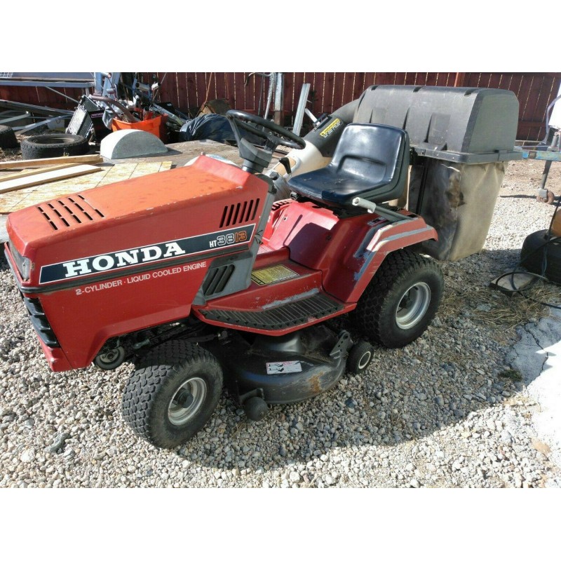 HONDA HT 3813 Lawn Tractor  complete with bagger
