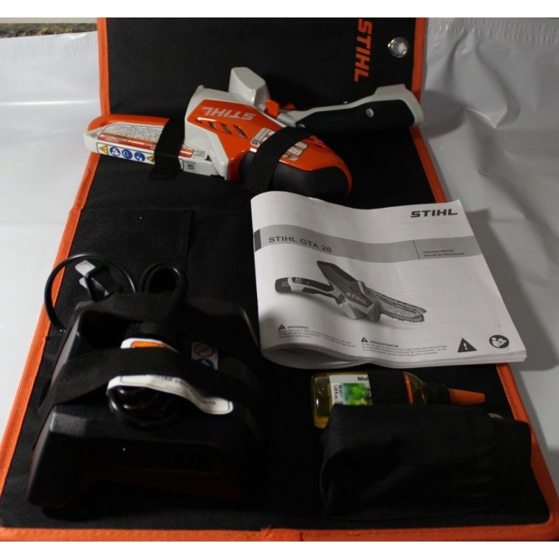 STIHL GTA 26 PRUNER CHAINSAW W/CARRYING CASE, BATTERY AND CHARGER.